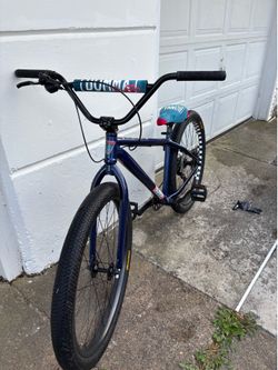 New bike war for only two weeks and if you want, I can drop it off in your house. Just text me. New bike water for only two weeks and if you want, I c