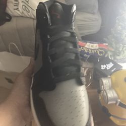 Jordan 1 Mid 