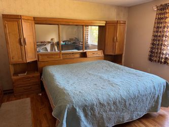 King size bed and dresser