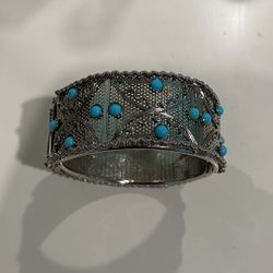 Silver Mesh Hinged Bangle Turquoise Bead Bracelet 1” Wide Cuff; 2.5” Diameter