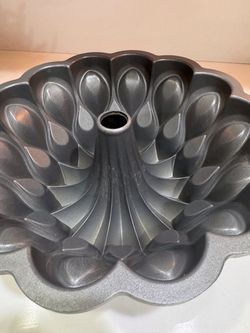 4 Nonstick Bundt Cake Pan