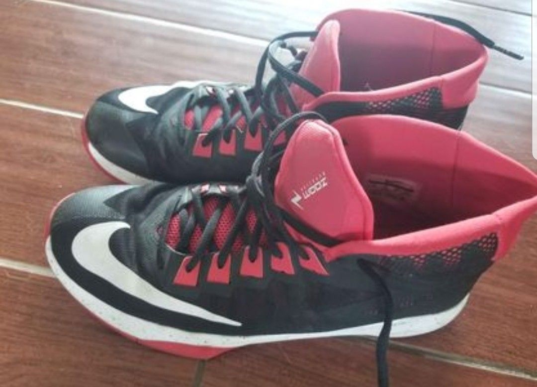 Nike zoom devosion red deals