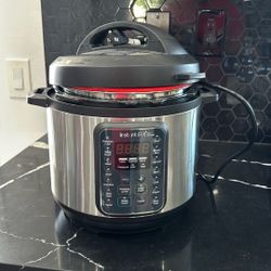 Instant Pot 6qt Duo Crisp 11-in-1 Electric Pressure Cooker with Air Fryer Lid