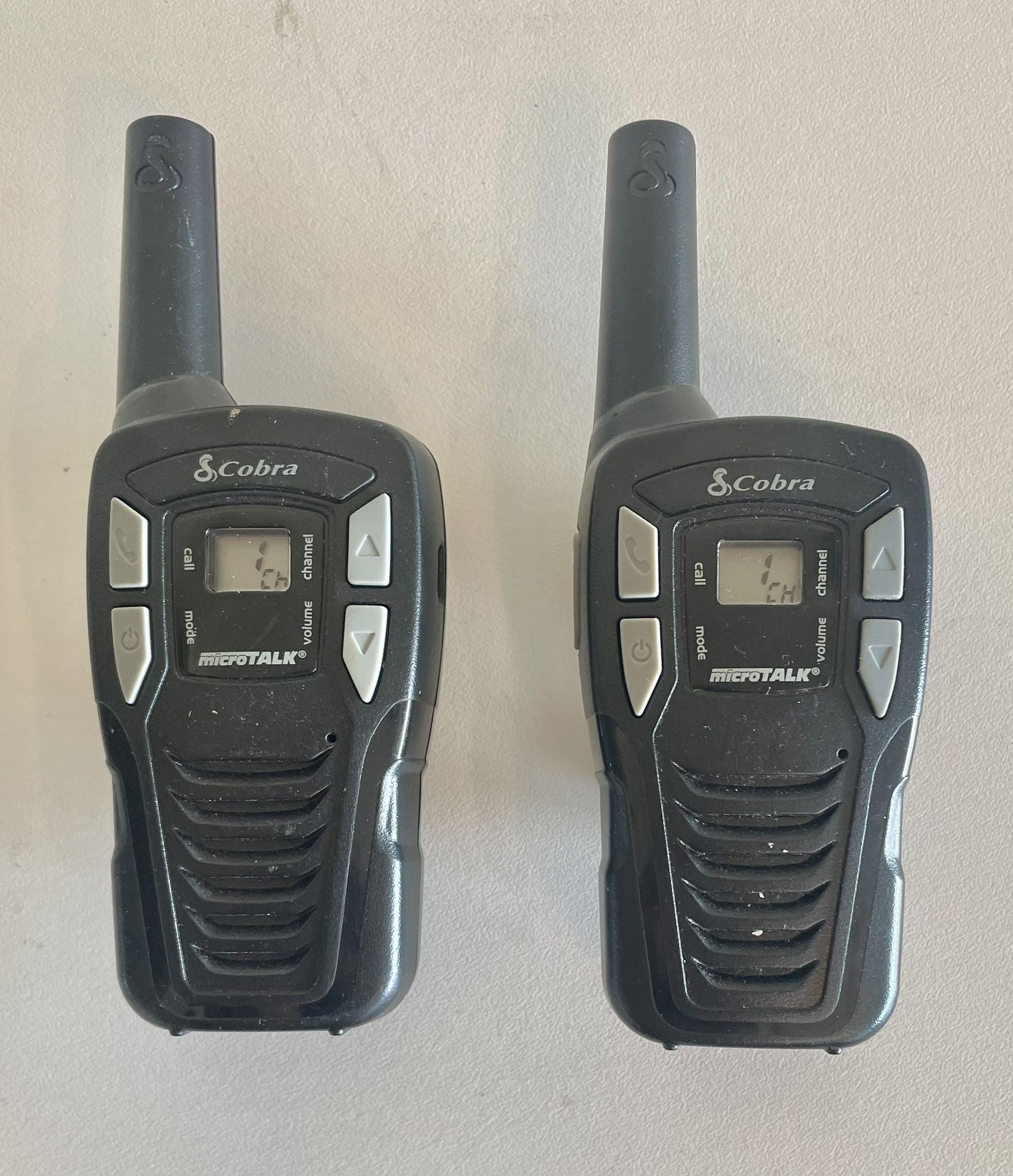 COBRA CXT145 - 2 Black Microtalk Walkie-Talkies Two Way Radio 16 Mile Reach