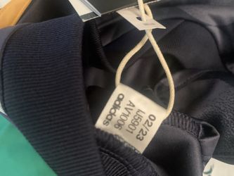 Adidas av1006 sales