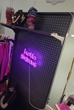 Sturdy Display Retail