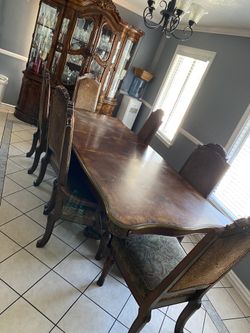 8 table chair and matching show case