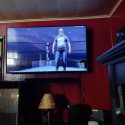 50 Inch Roku TV with Remote And Wall mount 