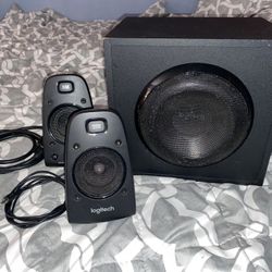 Logitech Z625 Speaker System With Sub