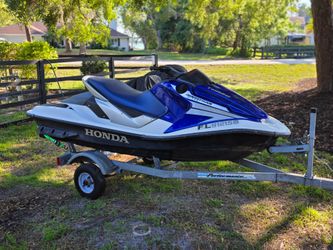 2004 Honda
Aquatrax R12x Turbo Jetski