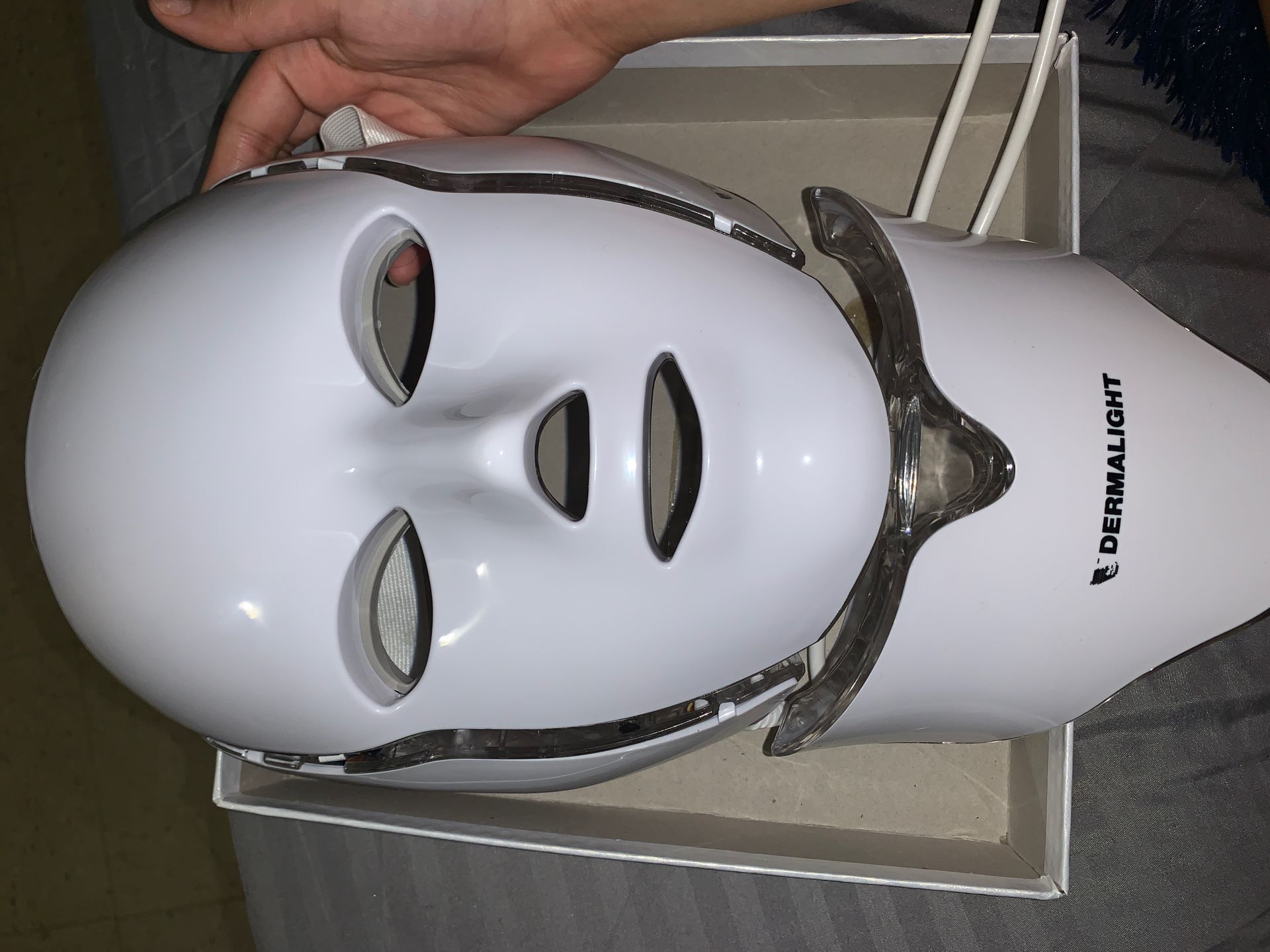 Dermalight face mask
