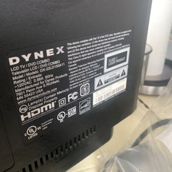 Dynex TV DVD Combo 22 Inch. Great Picture. With Power Cord And Remote . 