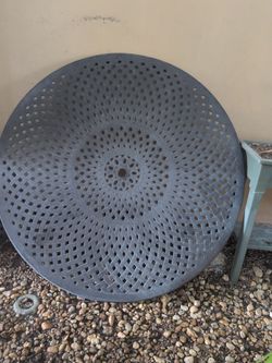 Deck 5' Round Table with 5 Chairs