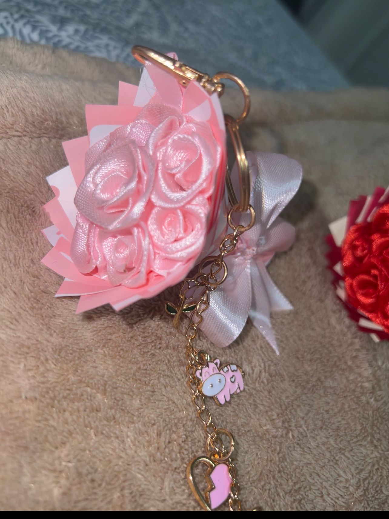 🌹 Handmade Mini Ribbon Rose Keychain Bouquet – Cute & Unique Gift! 🌸