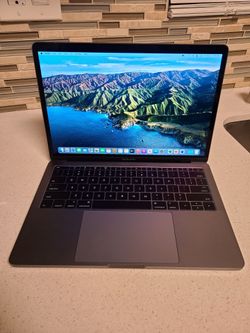 MacBook Pro 2017 (13-inch, Microsoft Office and Final Cut Pro Installed)