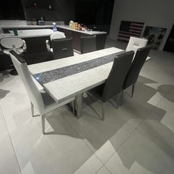 Dining Room Table 