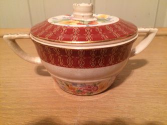 Vintage Ivory Porcelain sugar bowl by Sebring