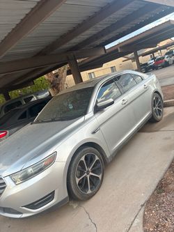 Ford Taurus 2016