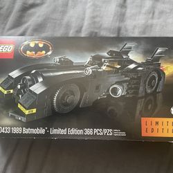 Batmobile Limited Edition LEGO 40433 Batman