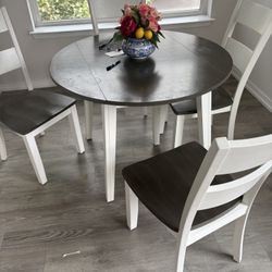 4 Chairs and table. Make Me An Offer 