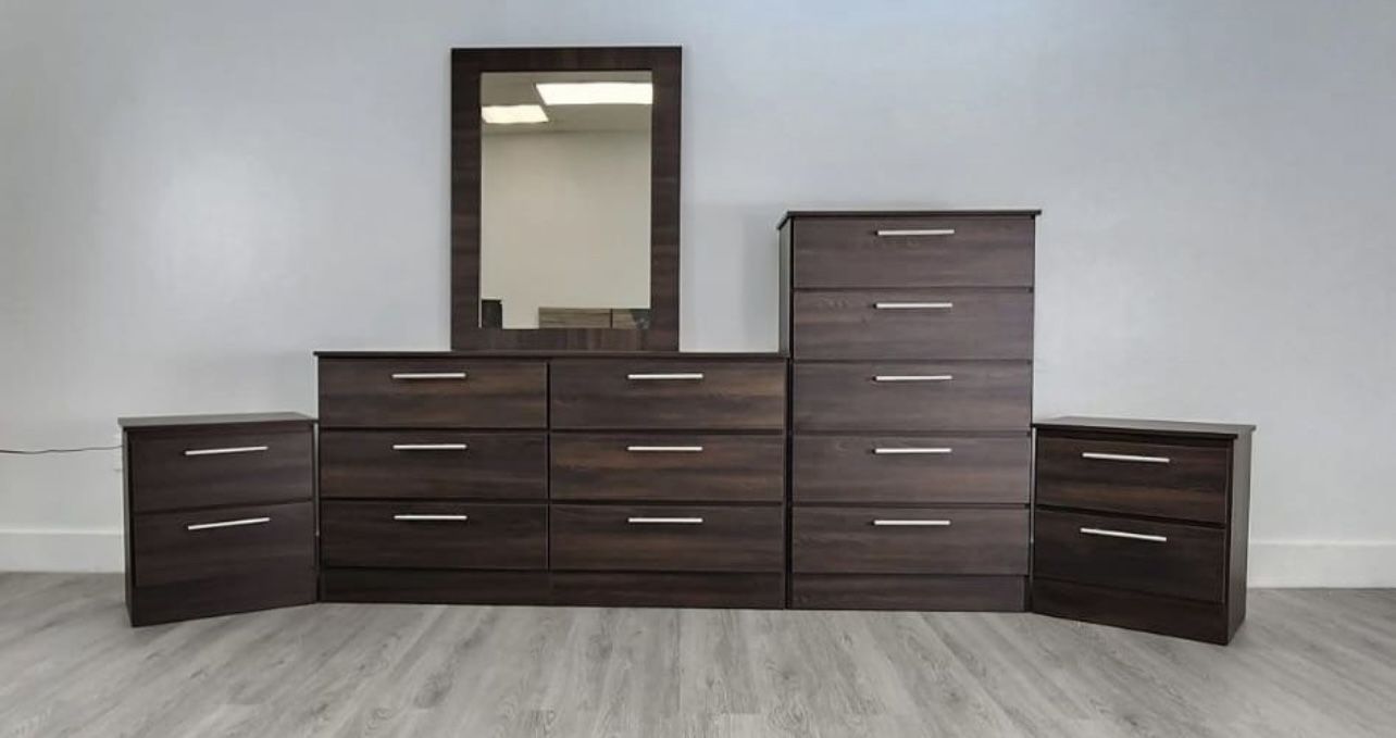 Dresser Whit Mirror, Chest And 2 Nightstands - Cómoda Con Espejo , Gavetero Y 2 Mesitas De Noche