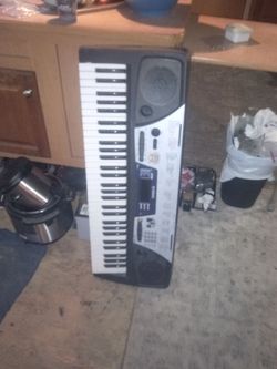 Yamaha Electronic Keyboard