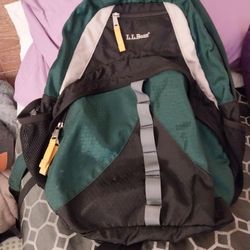 LL BEAN BACKPACK  30 DOLLARS 