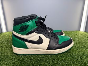 Jordan 1 pine green size 8.5