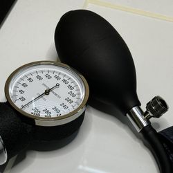 Professional Aneroid Sphygmomanometer