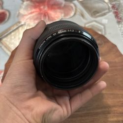 Canon Lens EF 85mm 1.1.2 USM Canon Lens made On Japan 72 mm