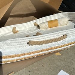 Coastfully Yours New I’m Box Pet Bed. 