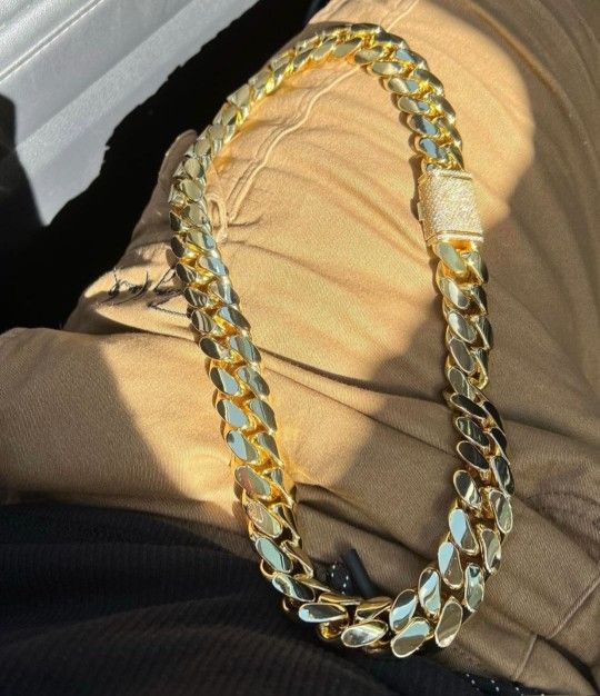 Diamond Lock Cuban Chain 24MM Gold Plated 14k Doesn't Loses Color