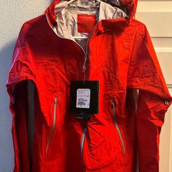 Mammut Masao Light Hard Shell Hooded Jacket - Women's XS. Top rated climbing and hiking raincoat