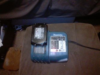 Makita 18 volt battery charger and battery