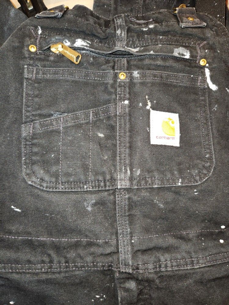 34x30 RELAXED FIT VINTAGE CARHARTT BIB OVERALLS WITH WHITE PAINT SPLATTER