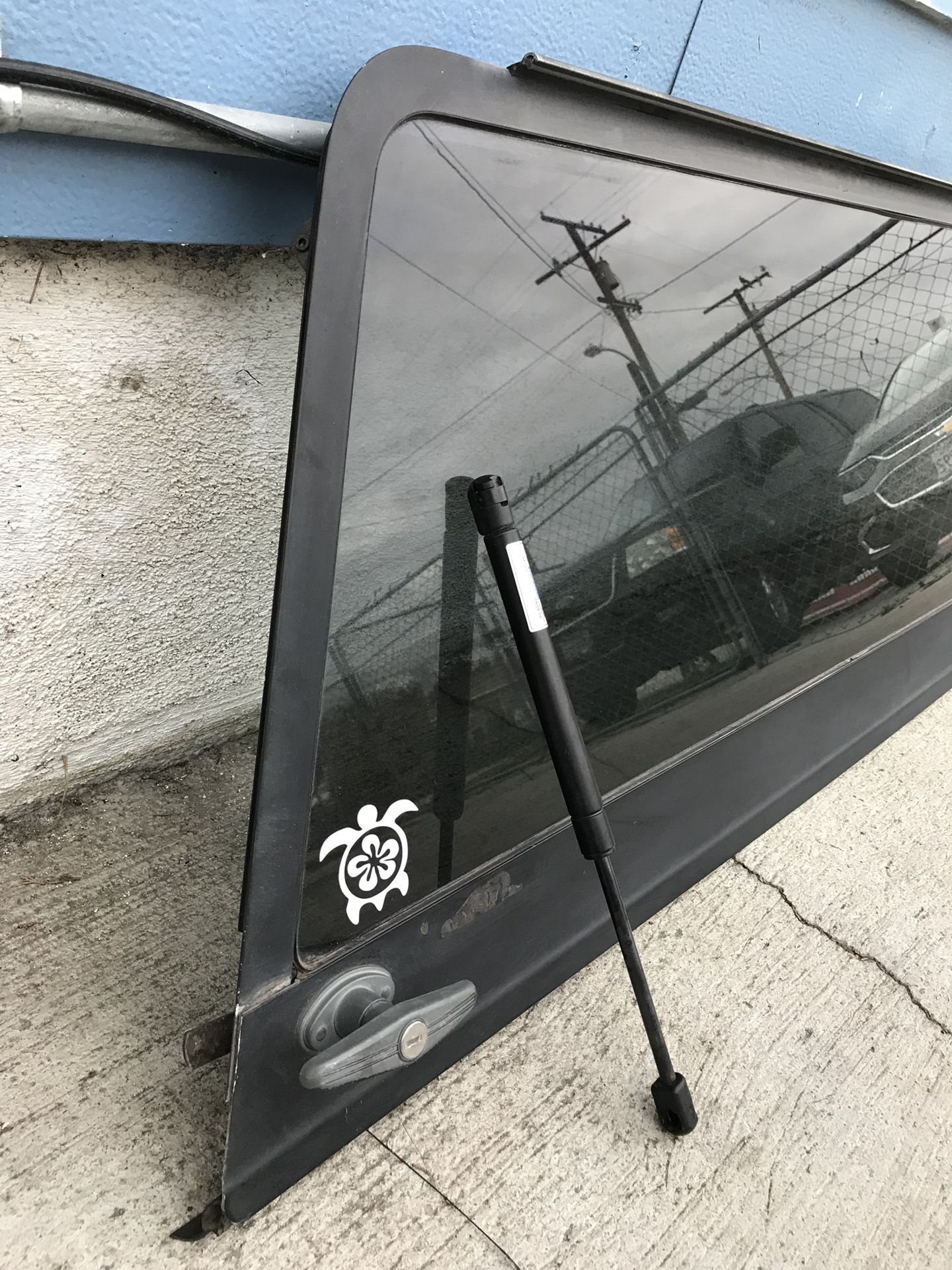 Snugtop Camper Rear Window (Glass) Good Conditions! $80