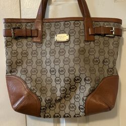 Micheal Kors Purse