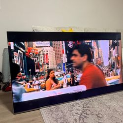 2 Tv Samsung 55 and 65 inches 