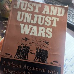 Just And Unjust Wars - Walzer Book 