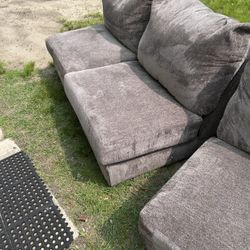 📣 Large Plush Sectional Couch – Super Comfy! 🛋️