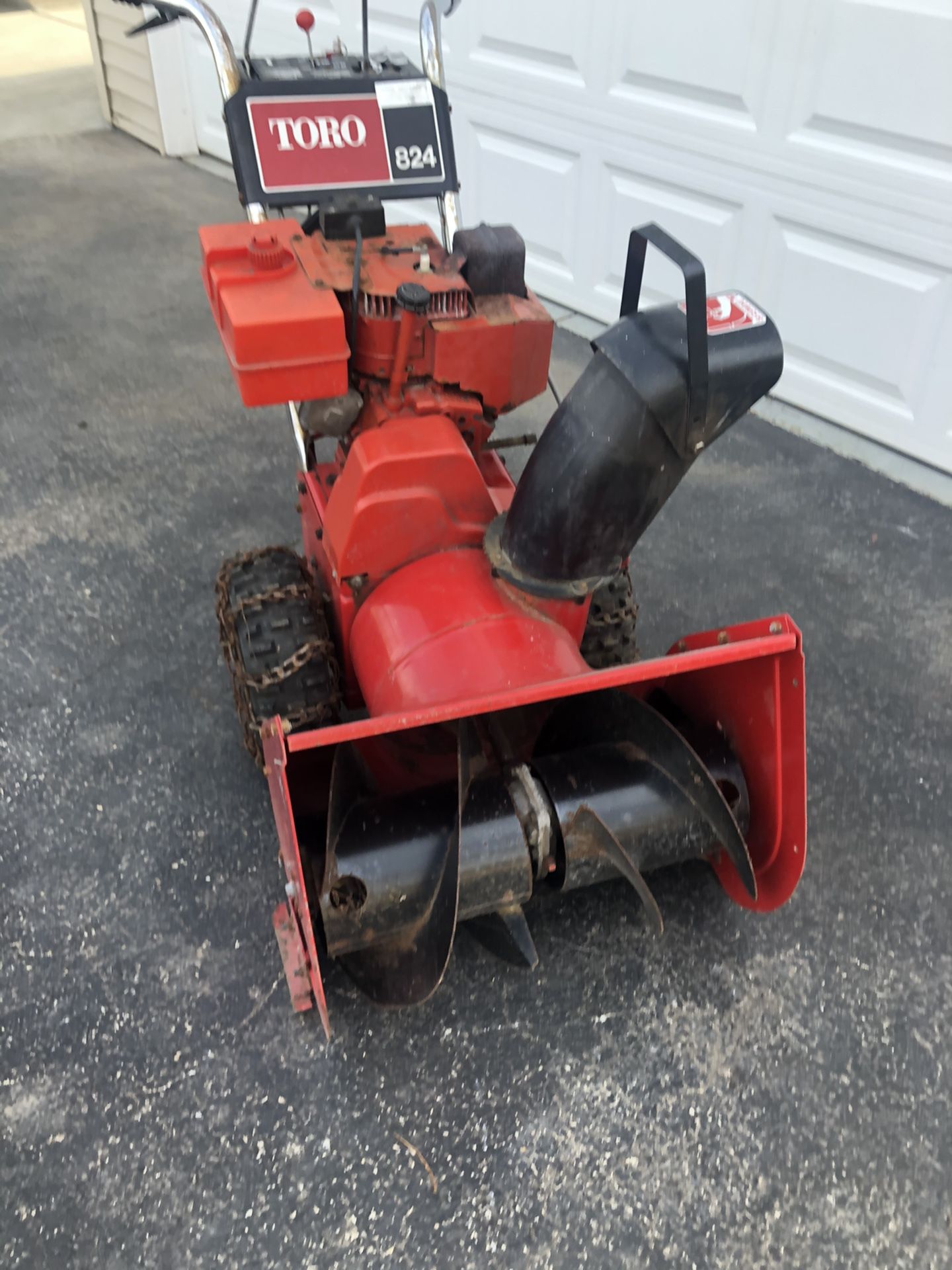 TORO 824 snow blower 8hp 24” for Sale in Buffalo Grove, IL OfferUp