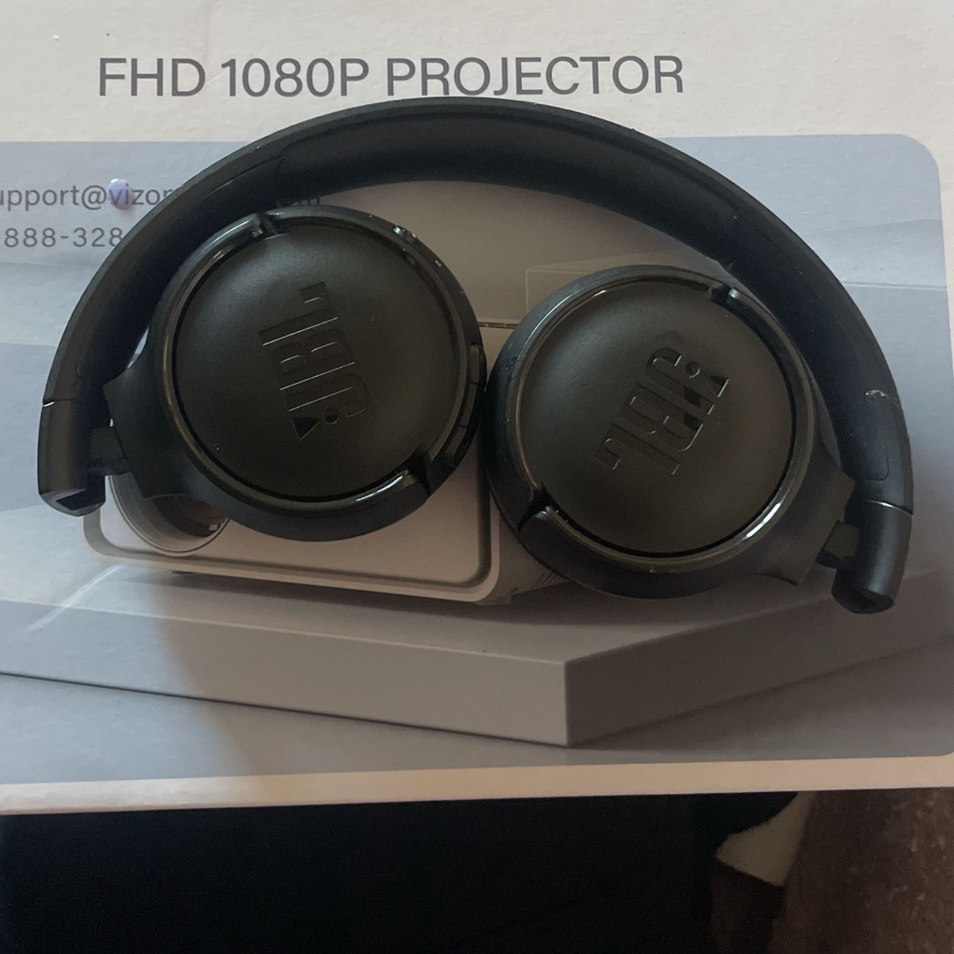 JBL Tune570 BT With Charger