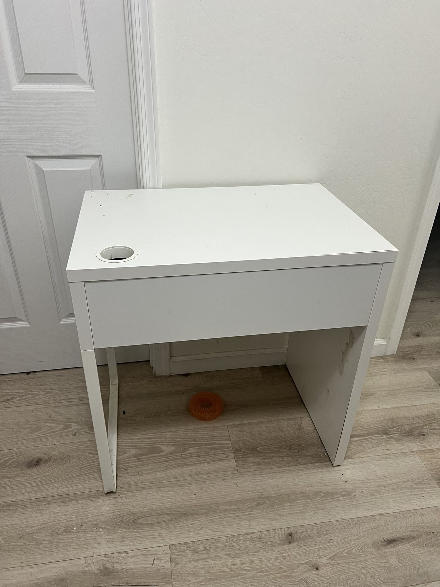FREE IKEA Micke Desk