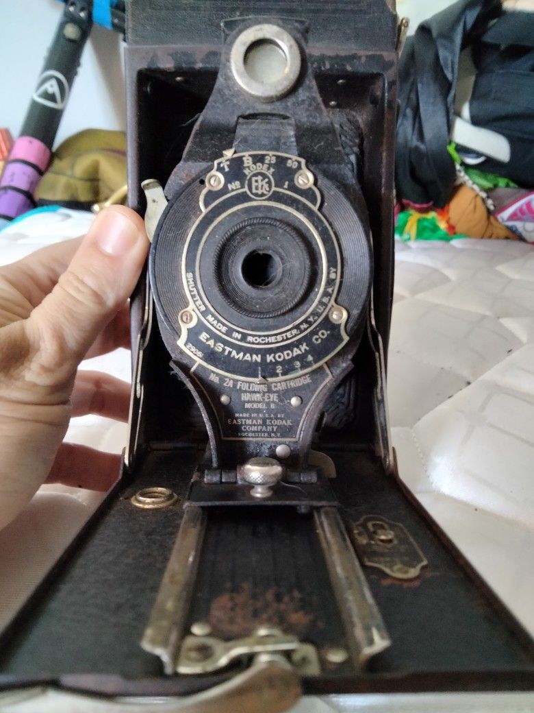 Antique Kodak No. 2A Folding Cartridge Hawkeye Camera