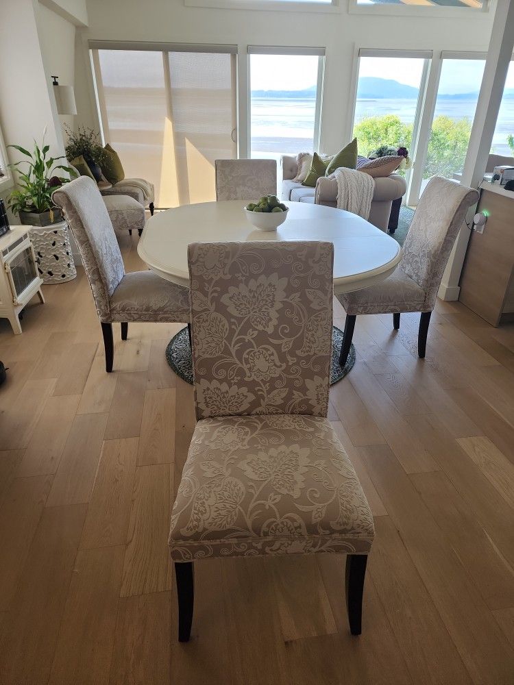 Set Of 4 Dining Room Chairs