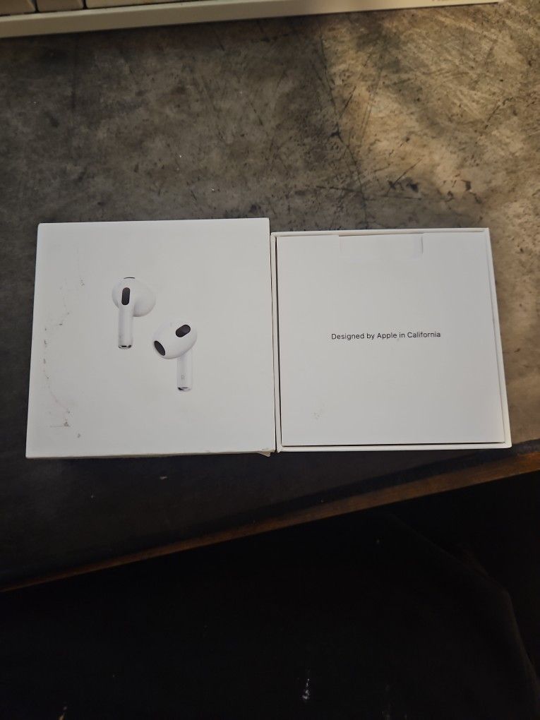 Apple Airpods with Magsafe charging case (3rd generation)