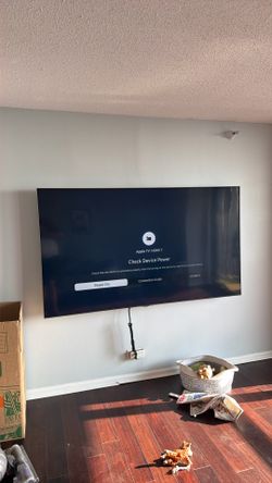 Samsung 82” Crystal UHD 4K Smart TV – Model UN82TU7000FXZA – Excellent Condition