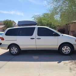 2000 Toyota Sienna