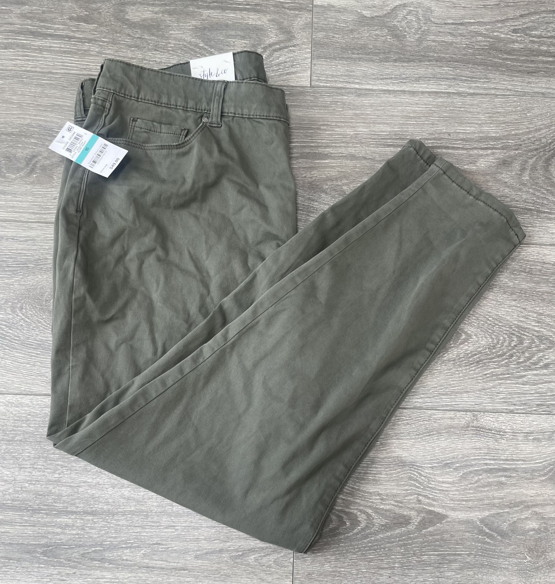 Style&Co Ultra Skinny Colored Jeans Size 16