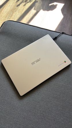 *Almost Brand New* ASUS Chromebook Laptop